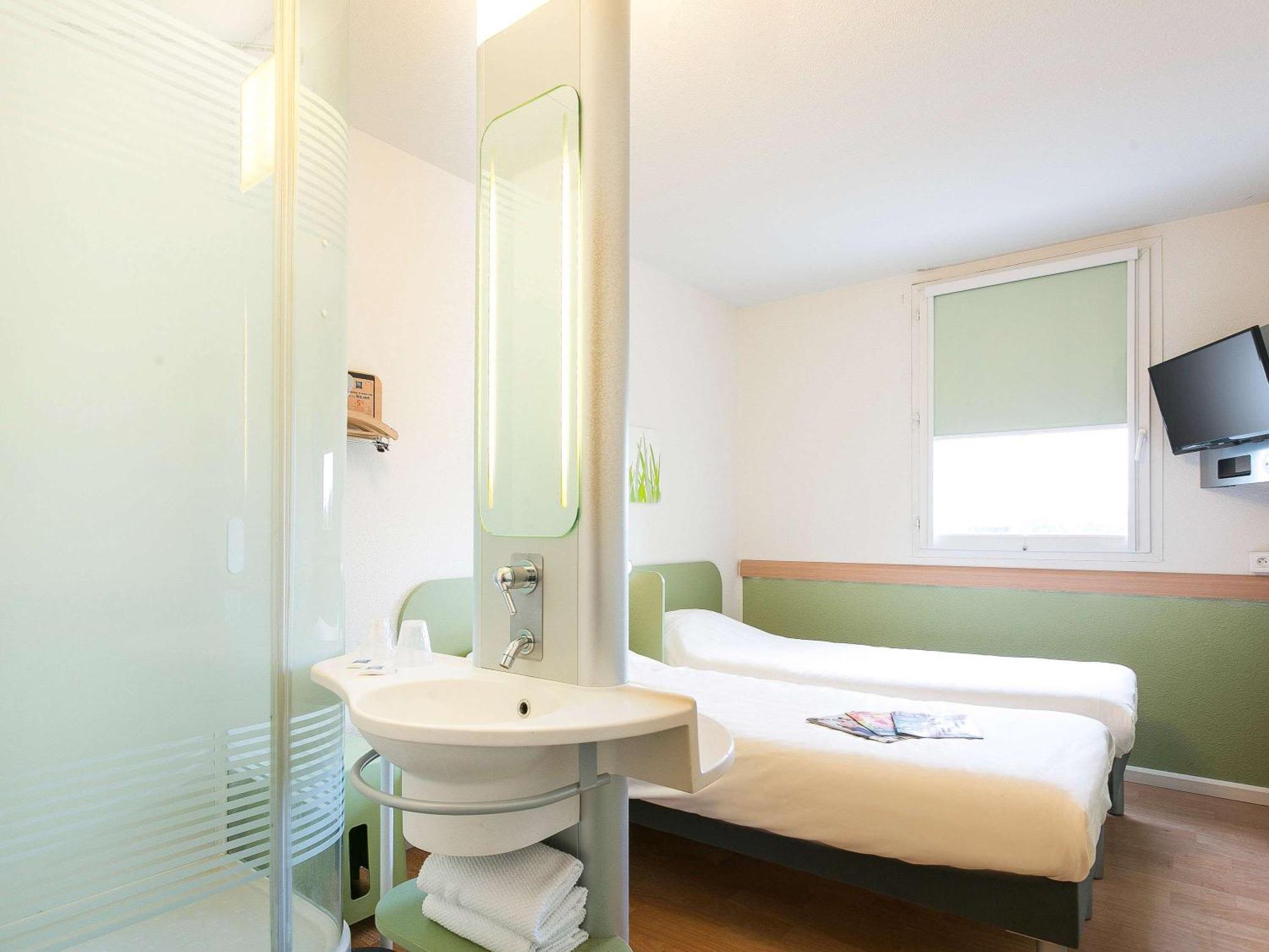 Ibis Budget Bordeaux Aeroport Мериньяк Екстер'єр фото